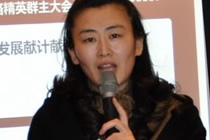 “魔女阿俊”在与网友交流