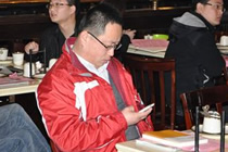 网友在现场发微博“求上墙”
