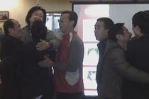 网友现场斗智斗勇玩数字抱团游戏