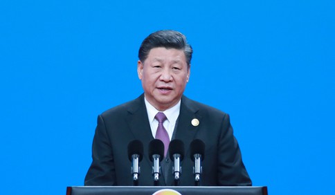习近平出席高峰论坛开幕式并发表主旨演讲