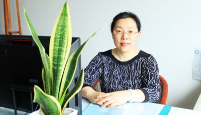 青岛二十八中校长陈爱芹：开设网上家长学校、网上运动会 增强九州体育合力